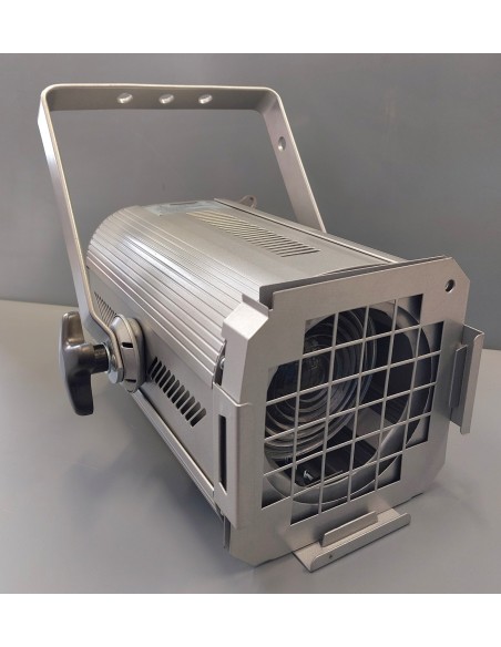 Showtec 30723 foco teatro fresnel 300/500w cromo