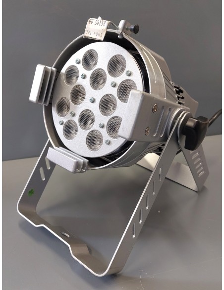 Showtec 42491 medium studiobeam cromo 13x3w rgb