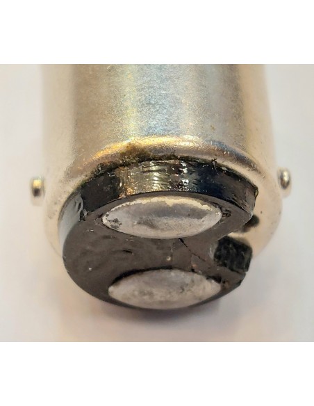 Lámpara auto/camion 32x16mm 24v 5w Bay15d