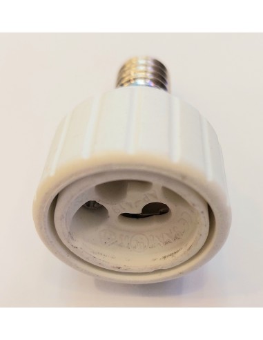 10154 Adaptador casquillo E14 a GU10