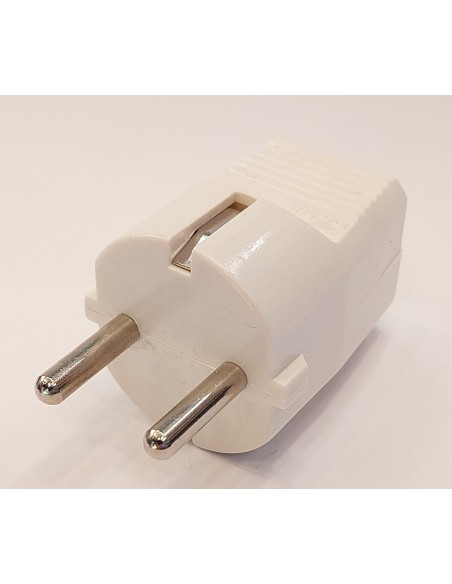 Clavija macho schuko con toma de tierra color blanco