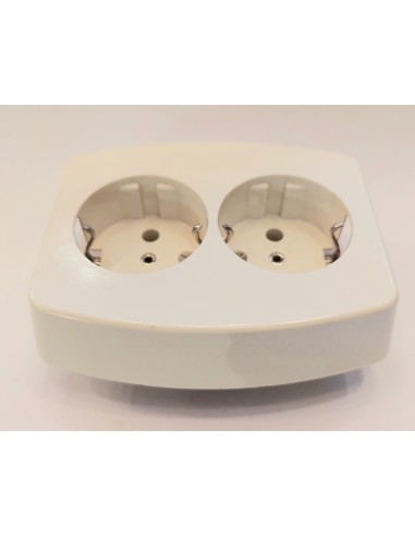 Enchufe empotrado doble color marfil 10/250