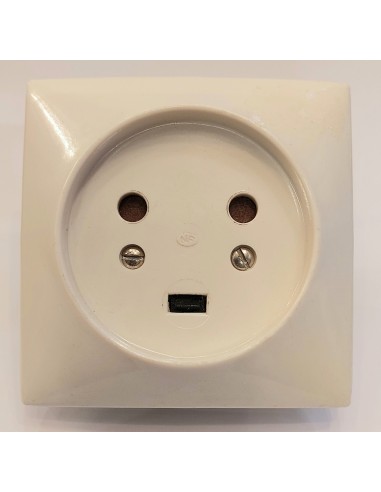 Enchufe de empotrar de 3 pin con toma de tierra...