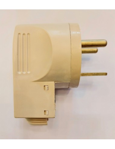 Clavija bipolar 20a toma de tierra con salida...